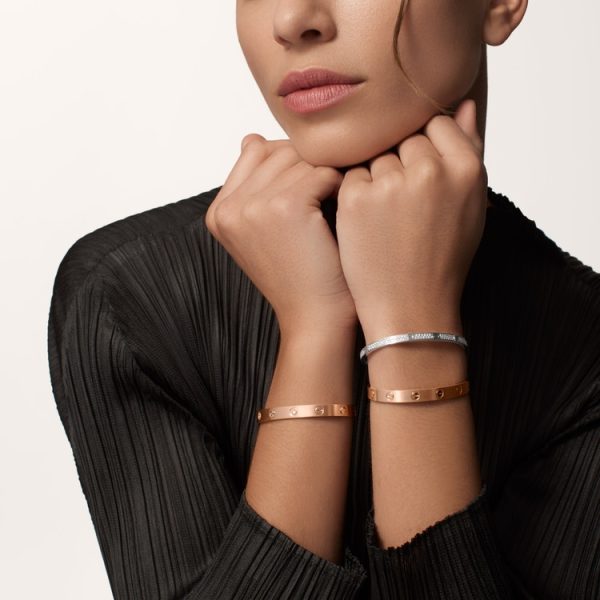 CARTIER LOVE BRACELET, CLASSIC MODEL, BRUSHED, 4 DIAMONDS - Image 4