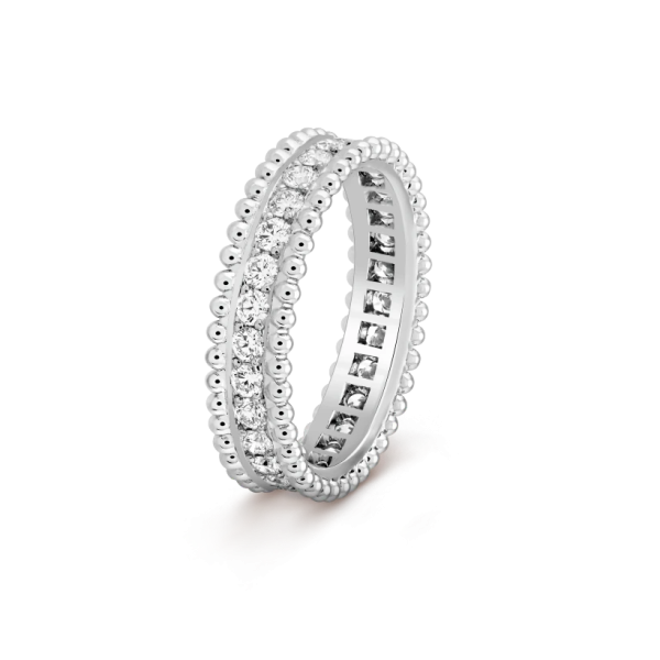 Van Cleef & Arpels Estelle wedding band