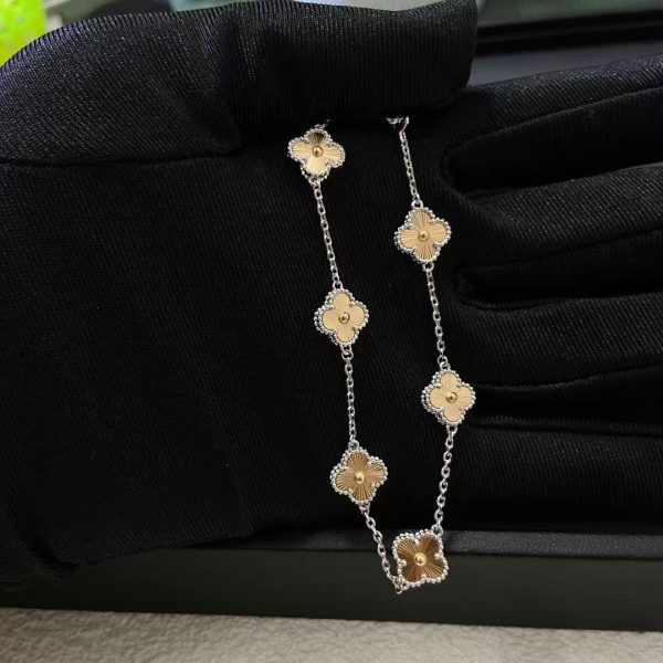 Van Cleef & Arpels Vintage Alhambra bracelet, 6 motifs
