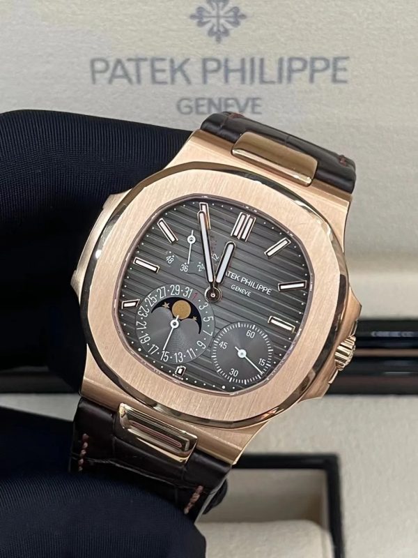 Patek Philippe Nautilus Rose Gold 40mm 5712R-001 with brown dial Watch - Image 3