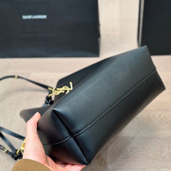 SAINT LAURENT PARIS VII pochon in lambskin - Image 8
