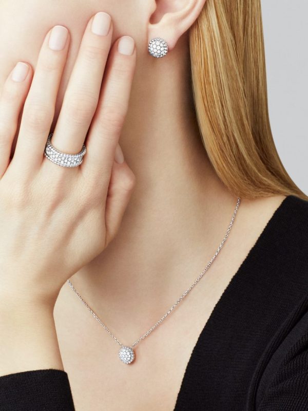 Van Cleef & Arpels Perlee diamonds earrings - Image 2
