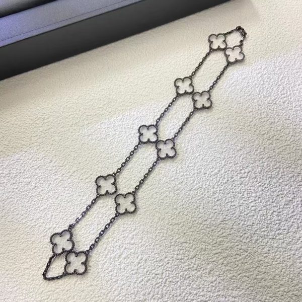 Van Cleef & Arpels Vintage Alhambra necklace, 10 motifs