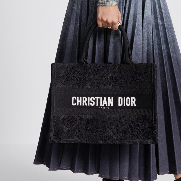 DIOR MEDIUM  BOOK TOTE - Image 5