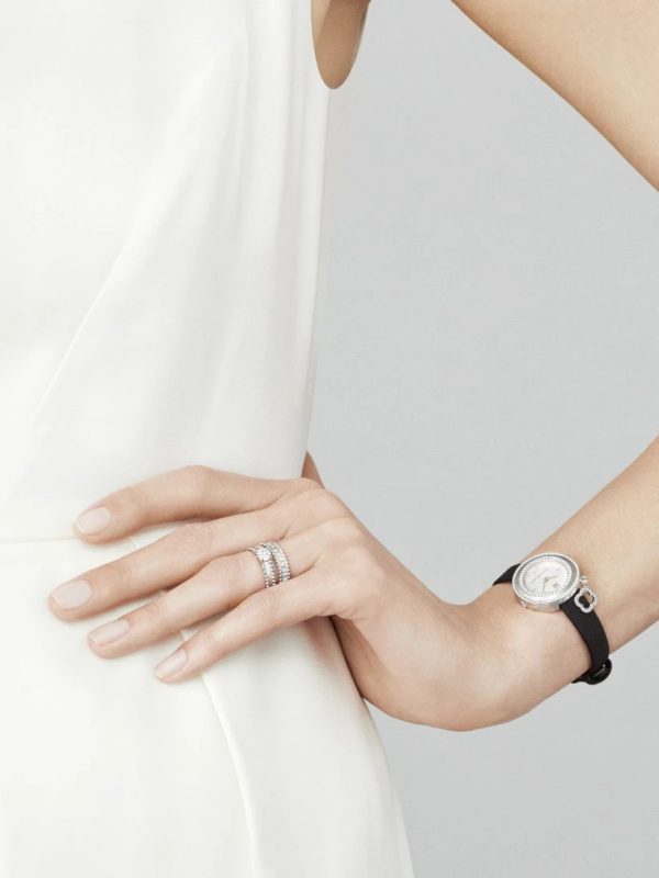 Van Cleef & Arpels Estelle wedding band - Image 4