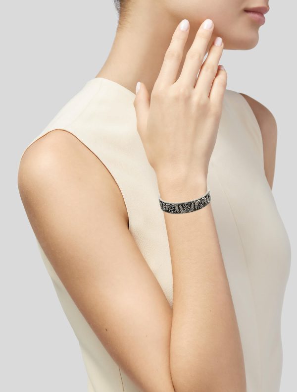 GUCCI Leaf Motif Double G Cuff Bracelet - Image 2