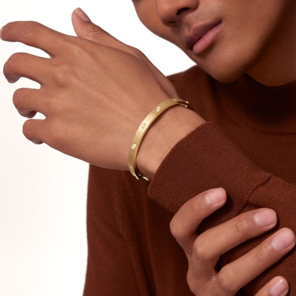 CARTIER LOVE BRACELET, CLASSIC MODEL, BRUSHED, 4 DIAMONDS - Image 4