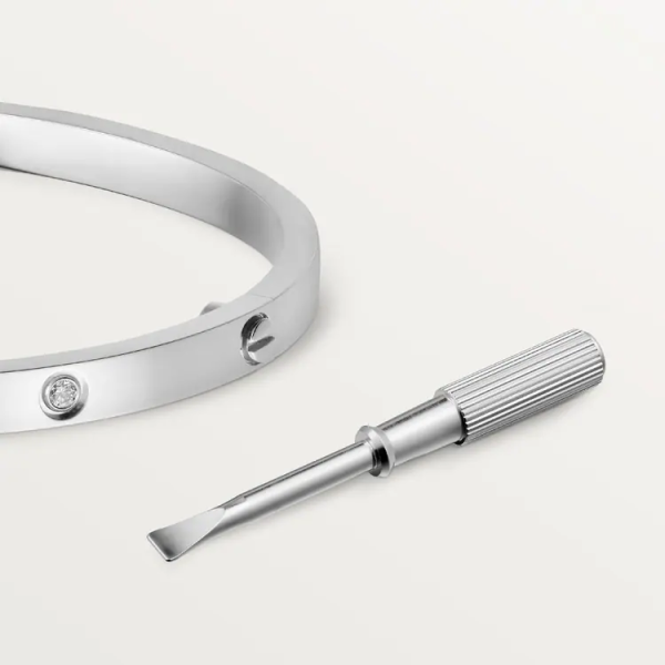 CARTIER LOVE BRACELET, SMALL MODEL, 6 DIAMONDS - Image 5