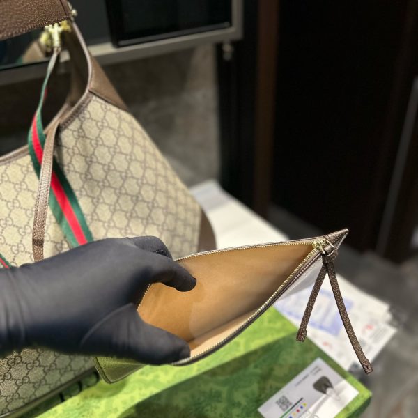 GUCCI medium shoulder bag - Image 11