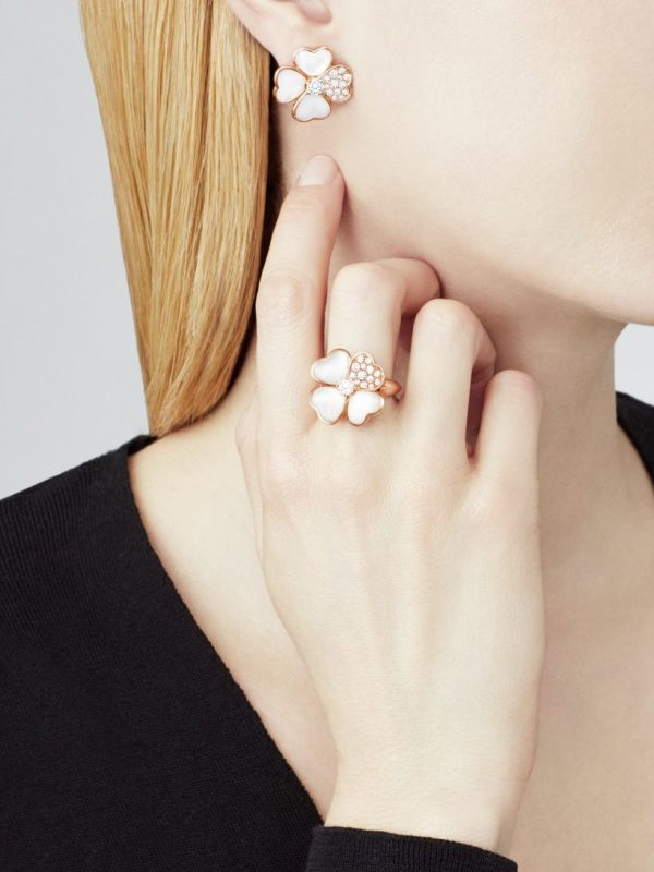 Van Cleef & Arpels Cosmos earrings, medium model - Image 2