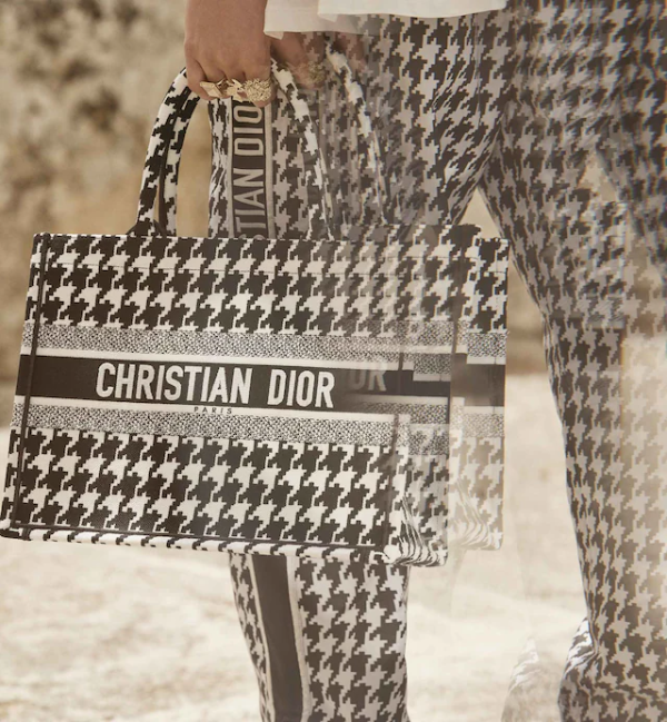 DIOR MEDIUM  BOOK TOTE - Image 5