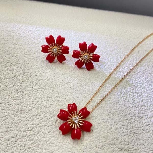 Van Cleef & Arpels Rose de No?l pendant, mini model - Image 3