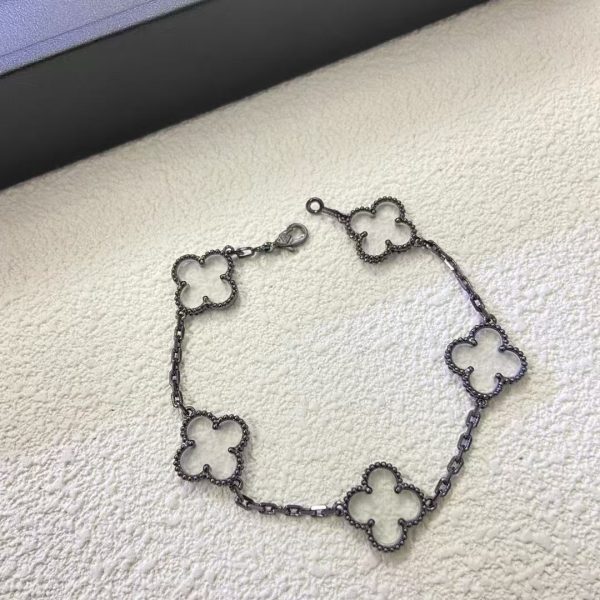 Van Cleef & Arpels Vintage Alhambra bracelet, 5 motifs