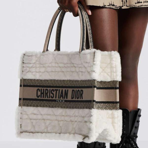 DIOR MEDIUM  BOOK TOTE - Image 6