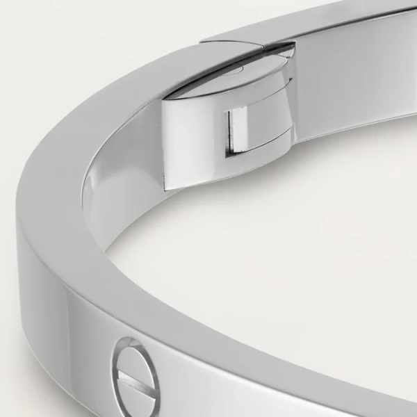 CARTIER LOVE BRACELET, SMALL MODEL, 6 DIAMONDS - Image 4