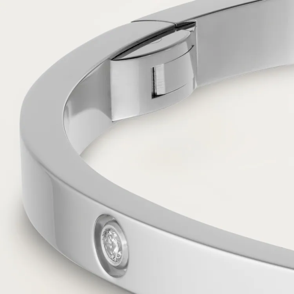 CARTIER LOVE BRACELET, SMALL MODEL, 10 DIAMONDS - Image 6