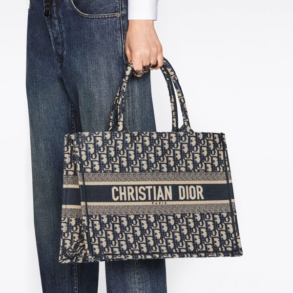 DIOR MEDIUM  BOOK TOTE - Image 4